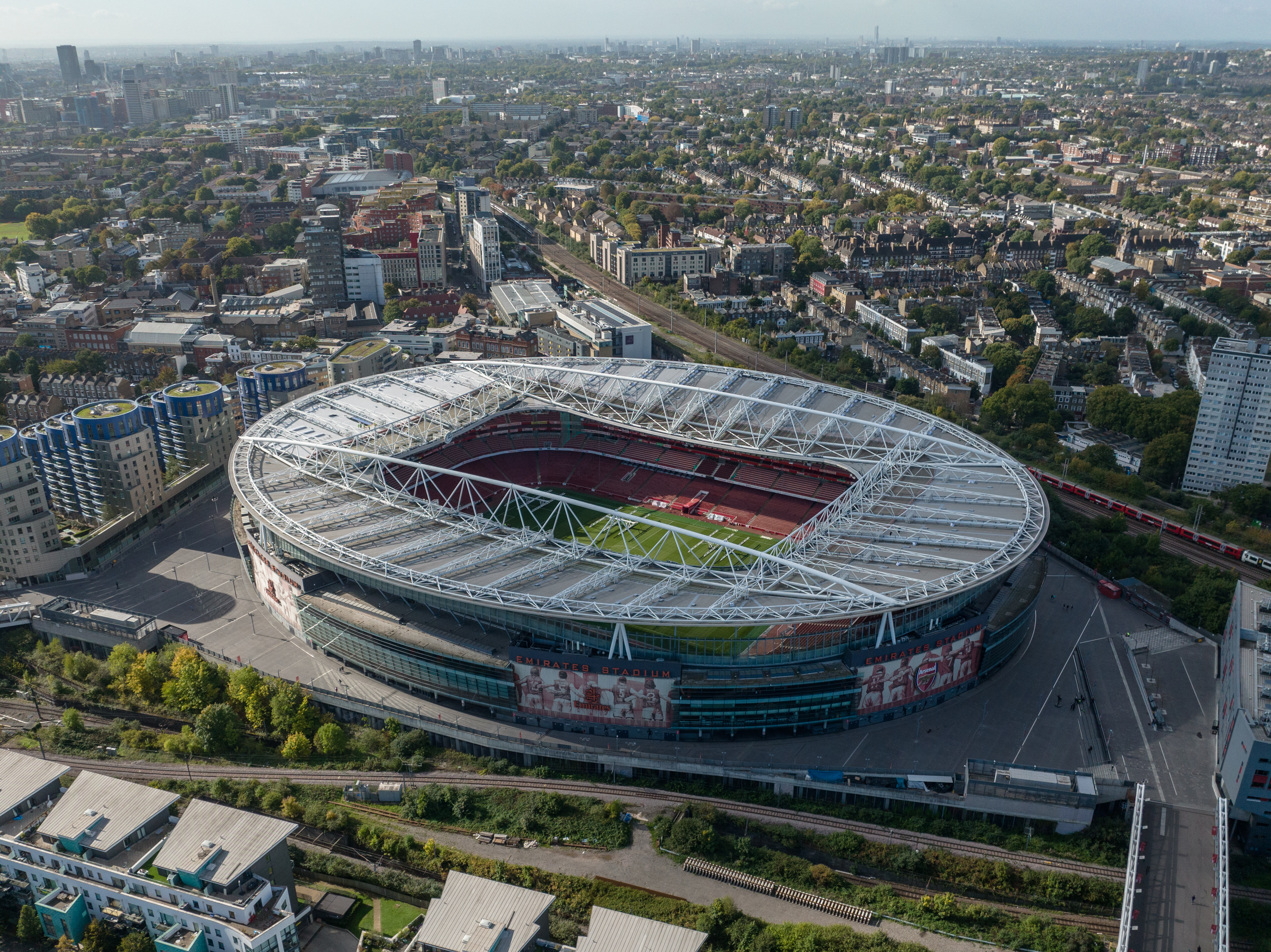 Sân Emirates Stadium Arsenal đường về vô địch Premier League 2025-26 từ vòng 34 đến vòng 38